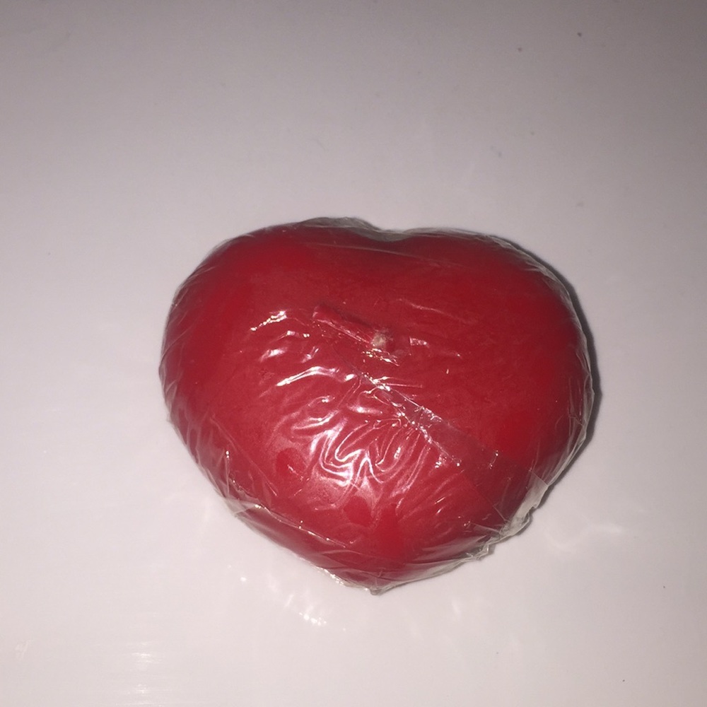 Red Heart Shaped Floating Candle NWT
